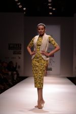 Model walks for Chandrani, Mrinalini, Dhruv-Pallavi Show at Wills Fashion Week 2013 Day 5 on 17th March  (5).JPG